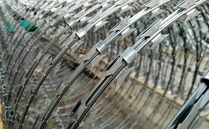 螺旋刀片刺網(wǎng)(蛇腹型) 螺旋刀片刺網(wǎng)(蛇腹型)