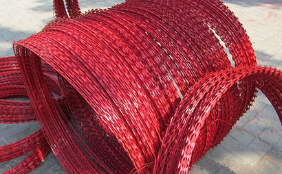 噴塑刀片刺網(wǎng) 噴塑刀片刺網(wǎng)